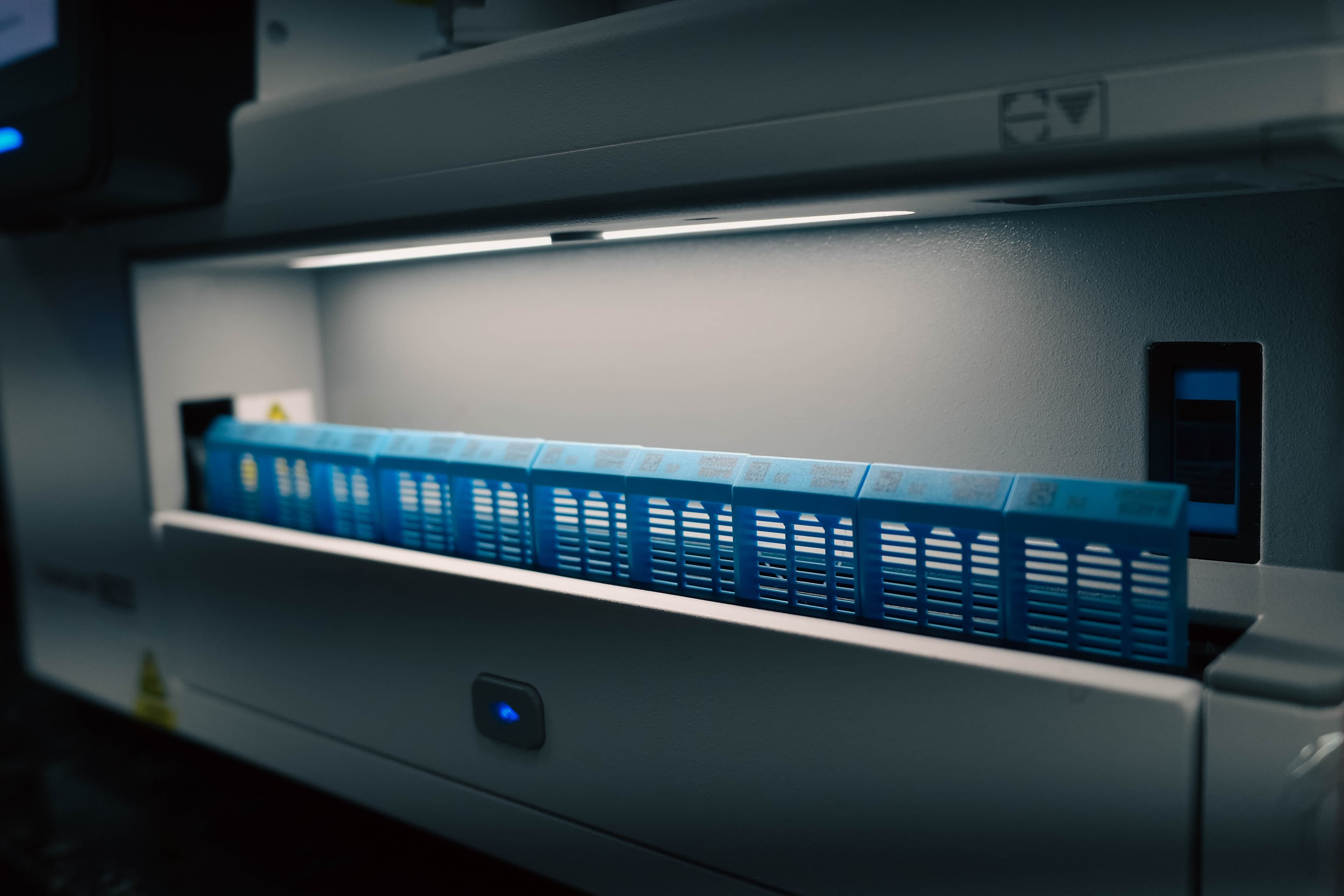 Laboratório Citomed — cassetes de processamento histológico